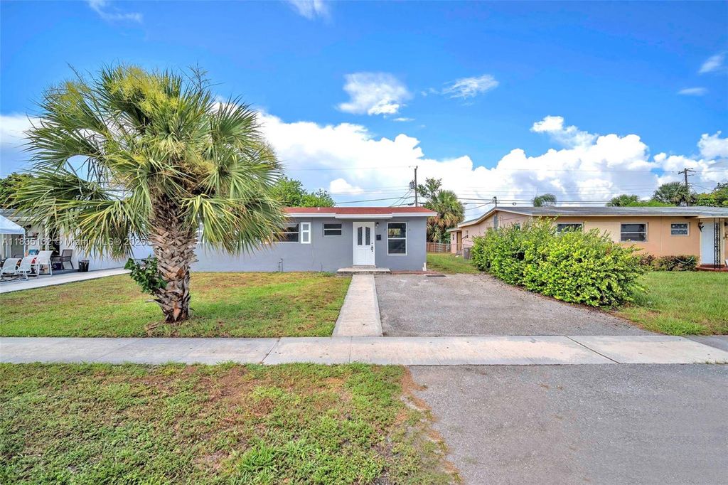 Photo of 1408 9th St, West Palm Beach, FL 33401 (MLS # A11835132)