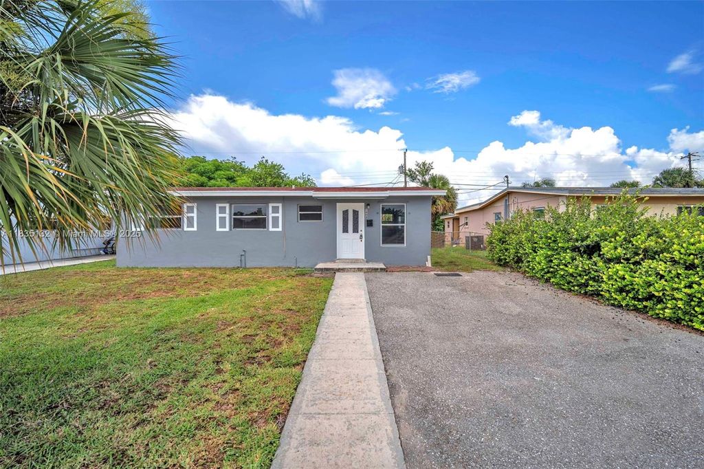 Photo of 1408 9th St, West Palm Beach, FL 33401 (MLS # A11835132)