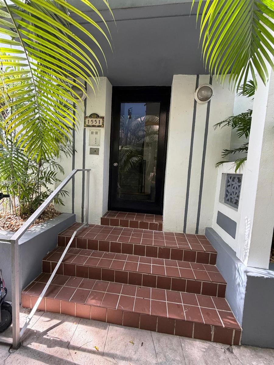 1551 Meridian Ave 202