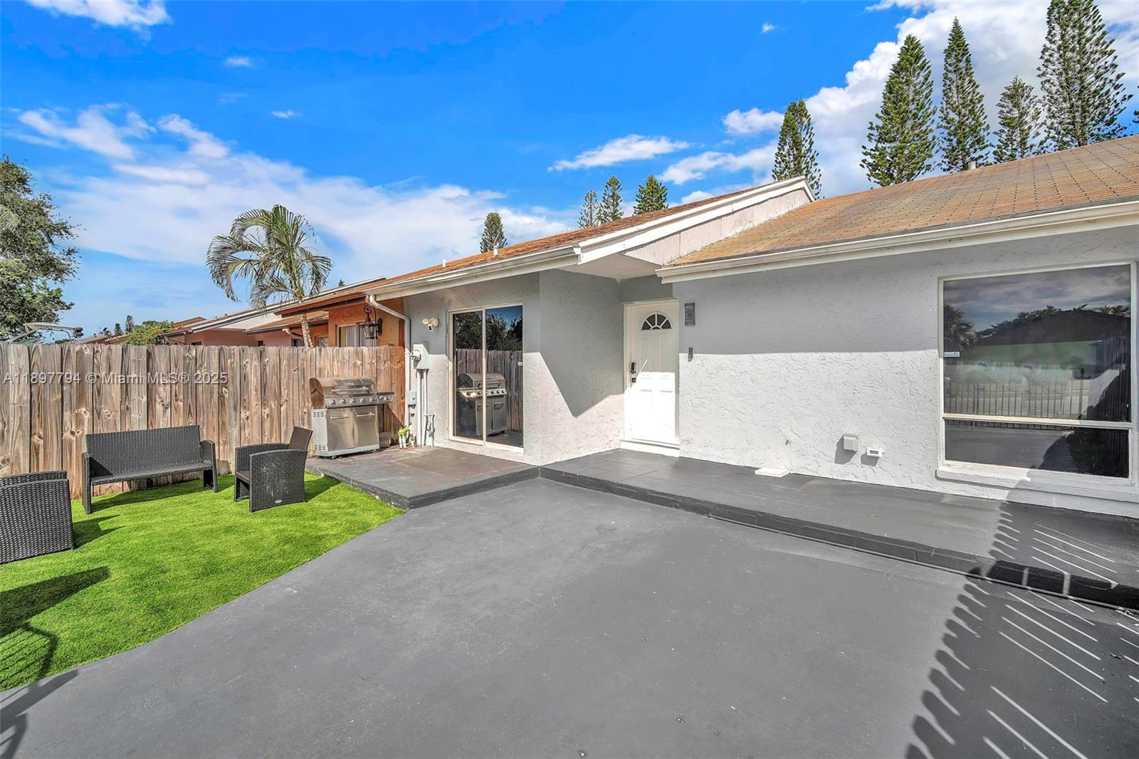 PINERIDGE II - Residential