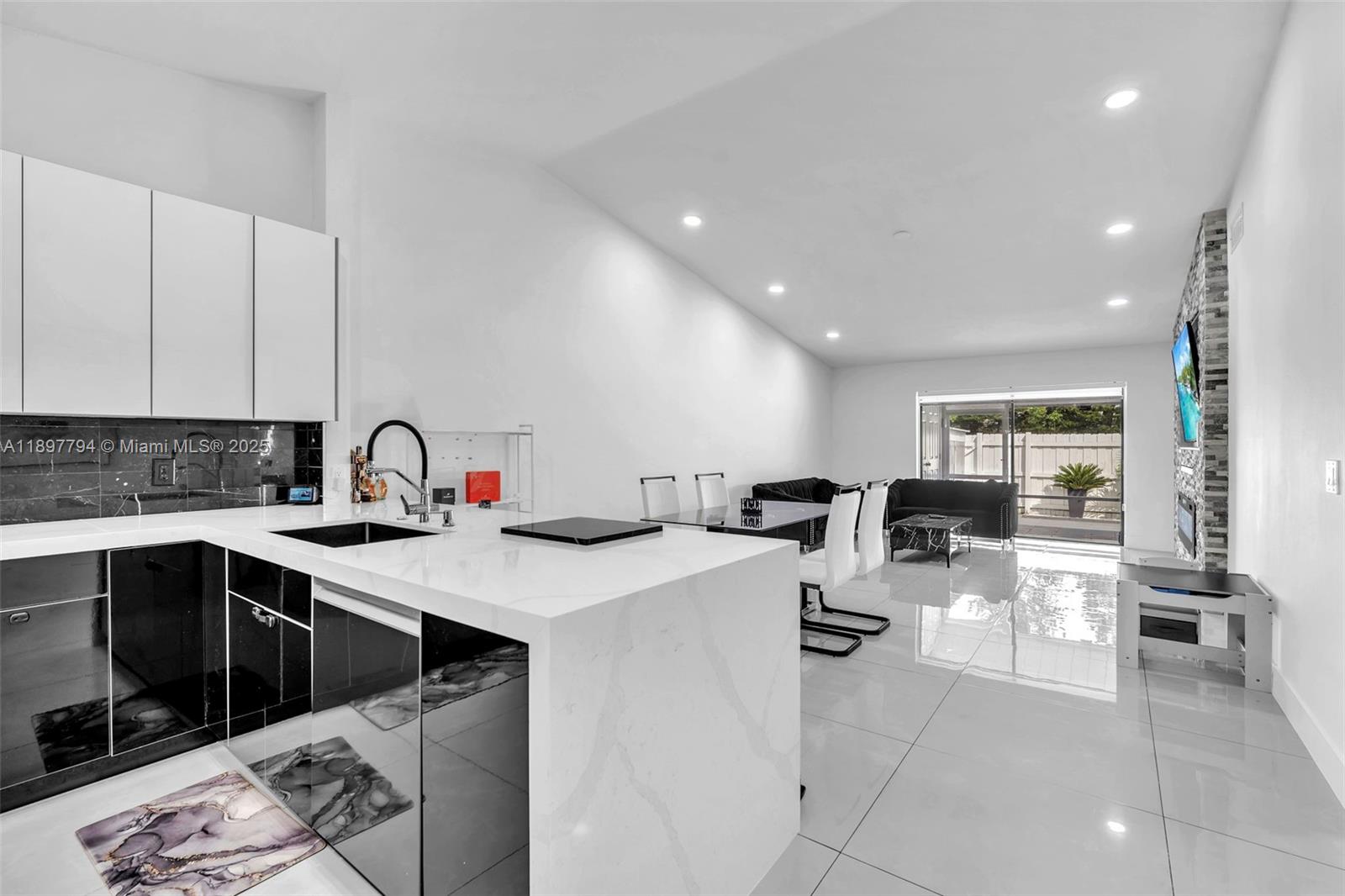 PINERIDGE II - Residential