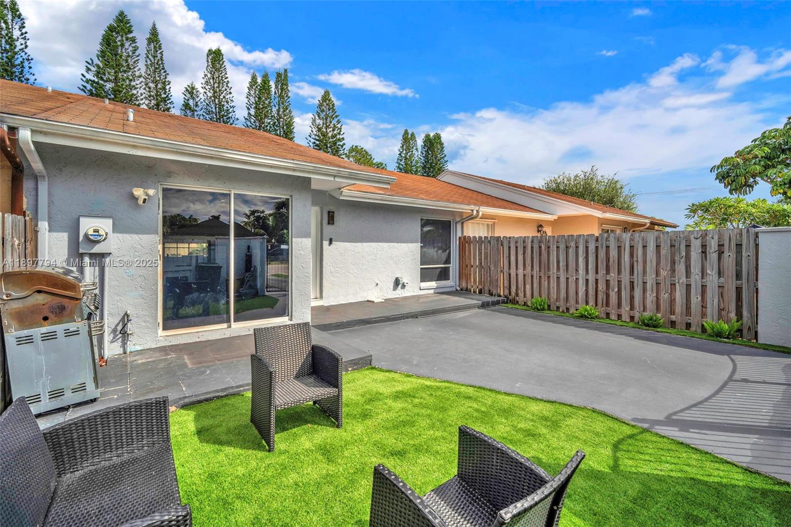 PINERIDGE II - Residential