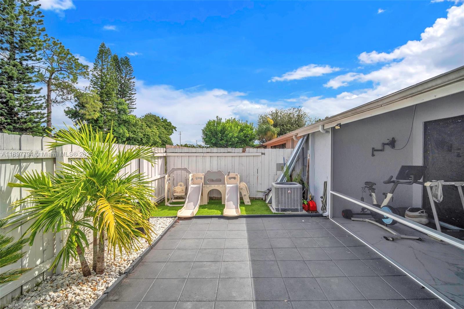 PINERIDGE II - Residential