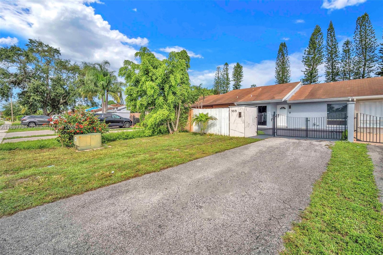 PINERIDGE II - Residential