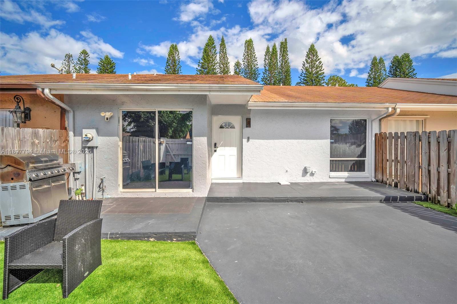 PINERIDGE II - Residential