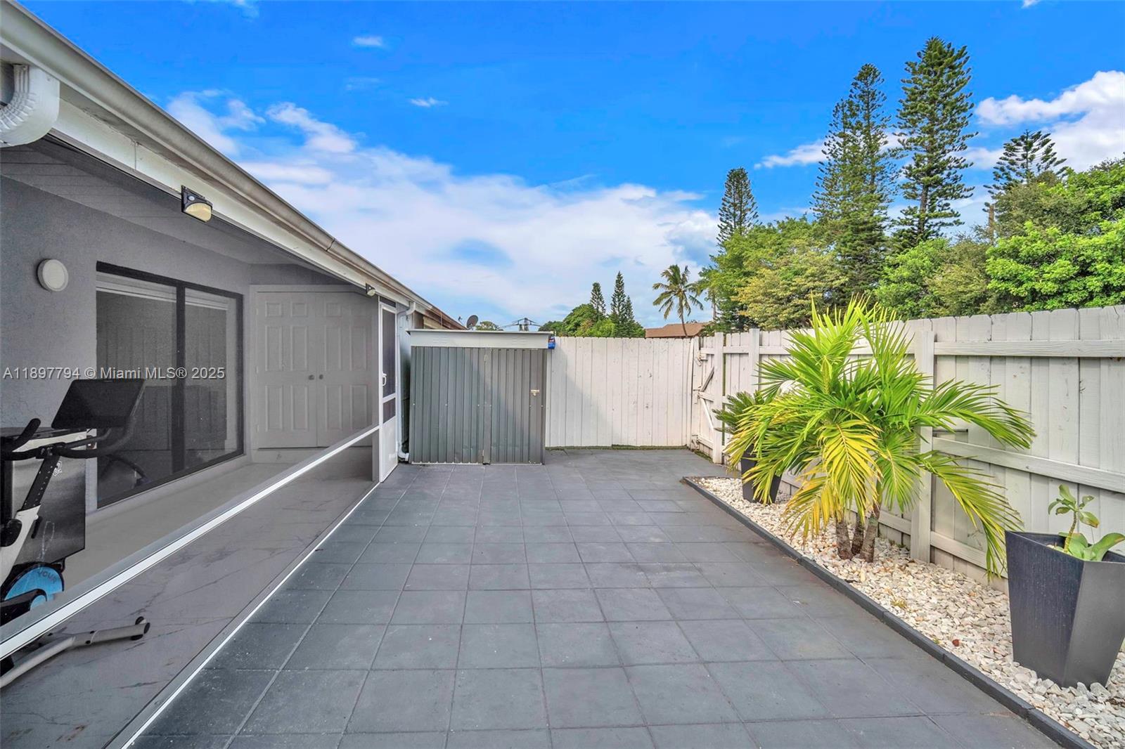 PINERIDGE II - Residential