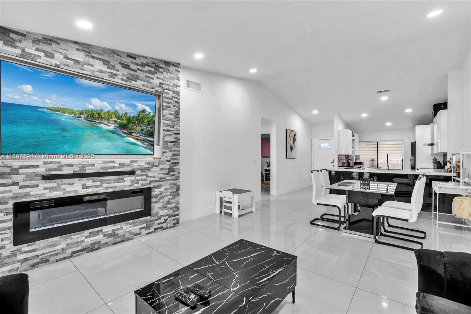 PINERIDGE II - Residential