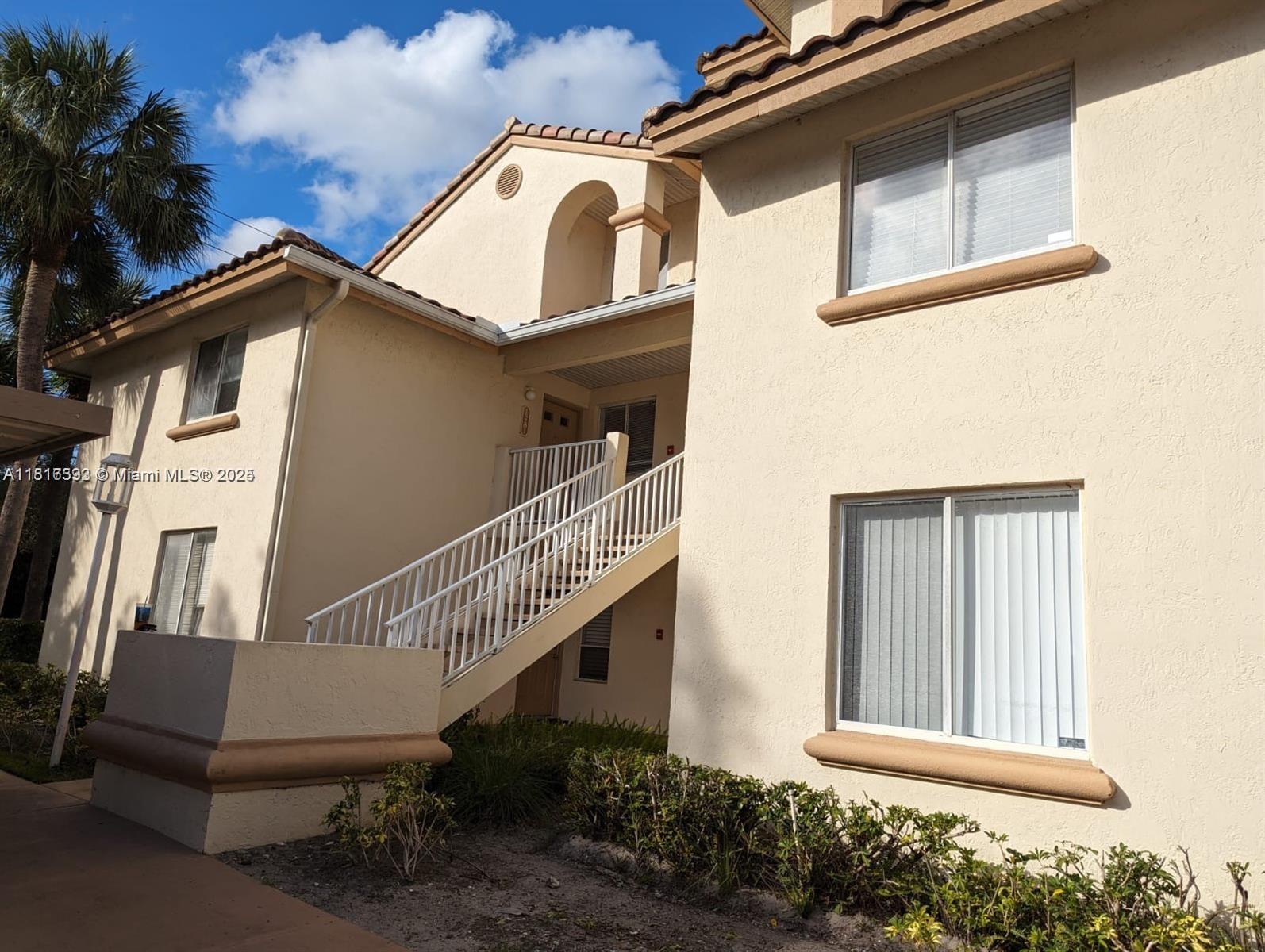 2ND FLOOR 3BED/2.5 BATHS. TILE THOUGHT OUT. Stainless steel appliances in Kitchen. Great gated community with swimming pool, guy, and tennis court. Close to I-95, Beaches, Palm Beach Outlets, Clematis, and City Place. Do not miss it!!