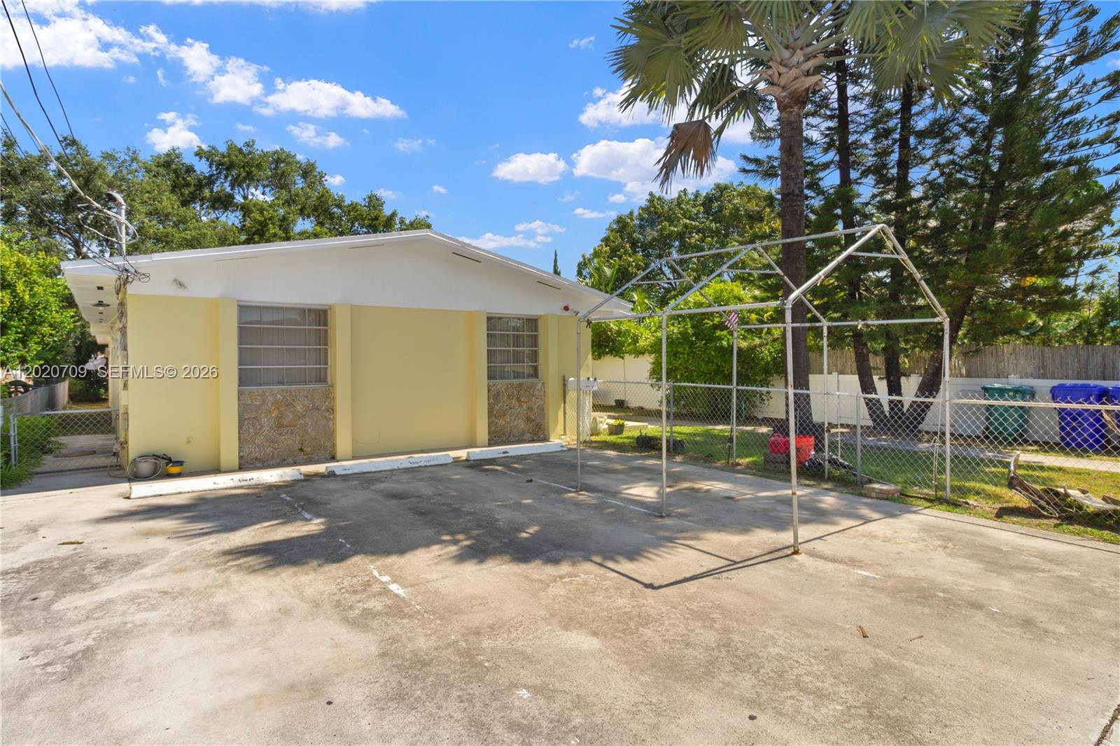GRAPELAND - Residential Income