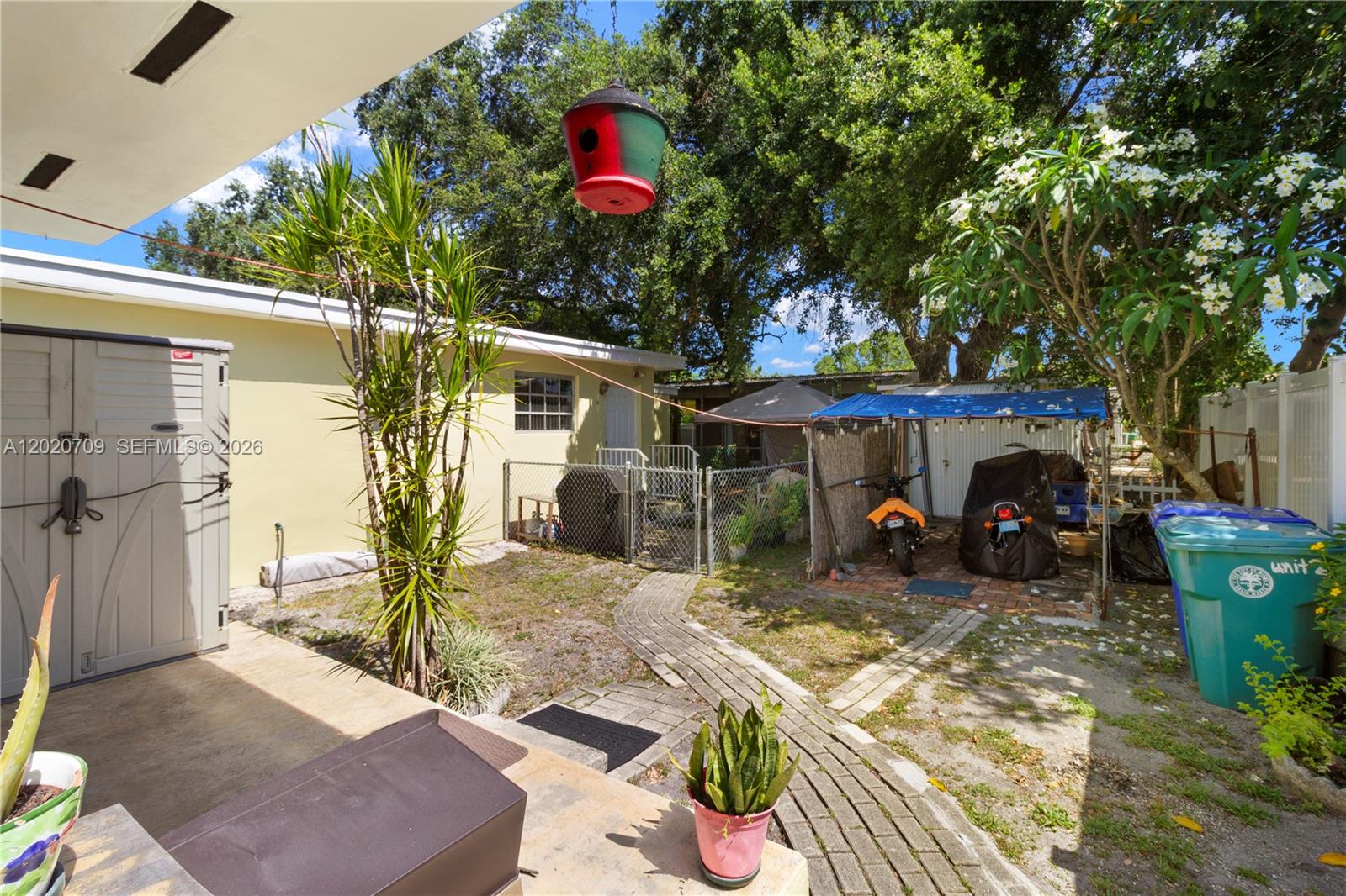 GRAPELAND - Residential Income