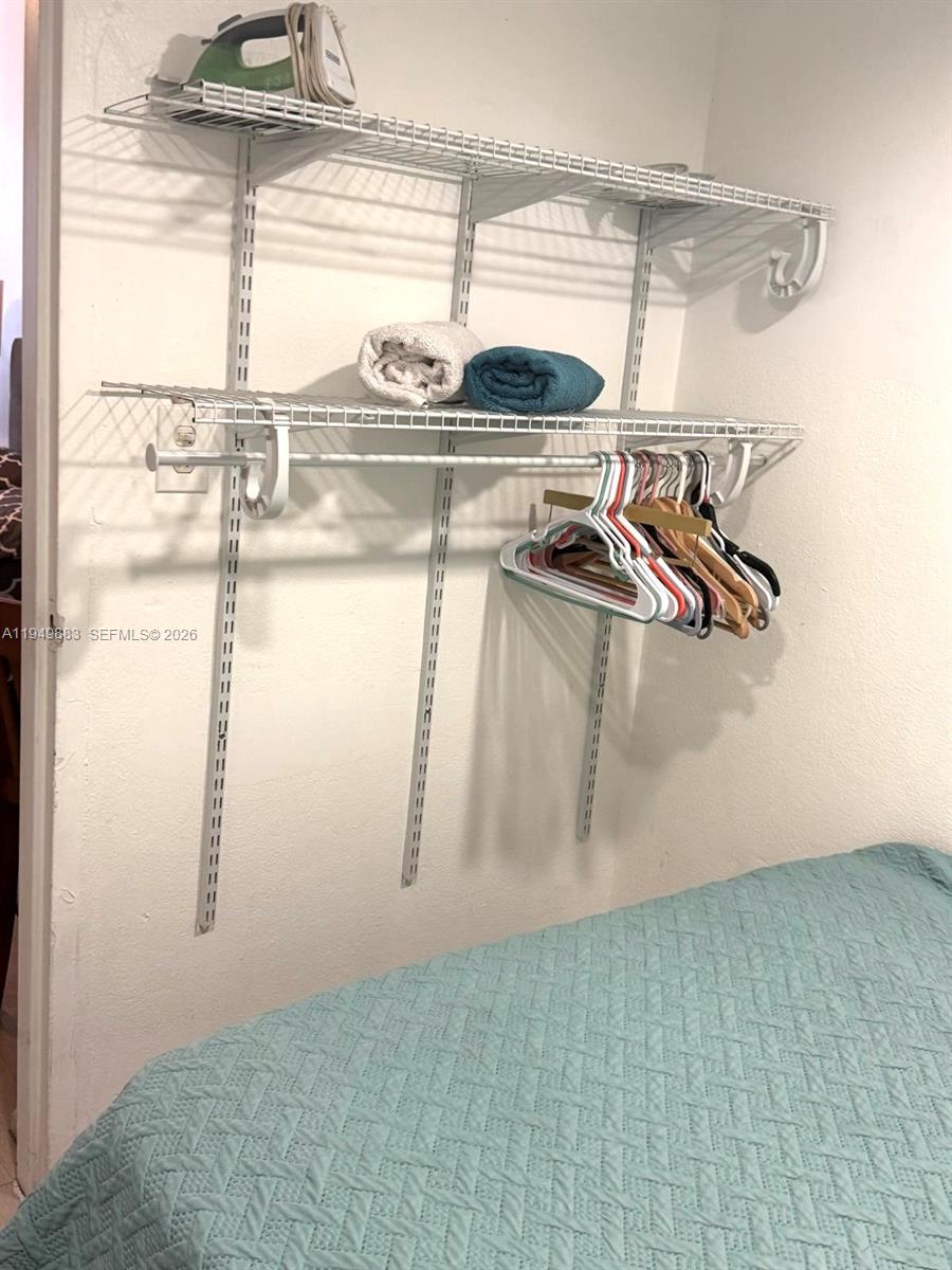 DIPLOMAT GOLF & RACQUET C - Residential