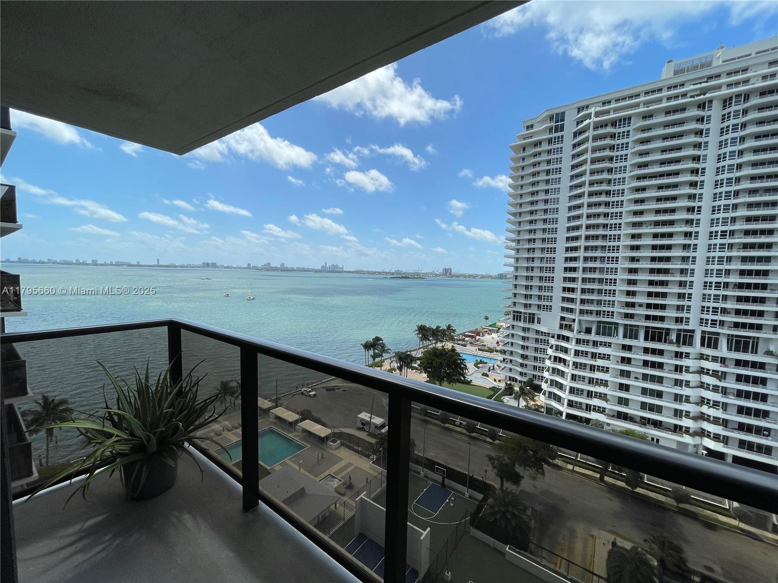 600 Ne 36th St 1404, Miami, Broward County, Florida - 2 Bedrooms  
2 Bathrooms - 