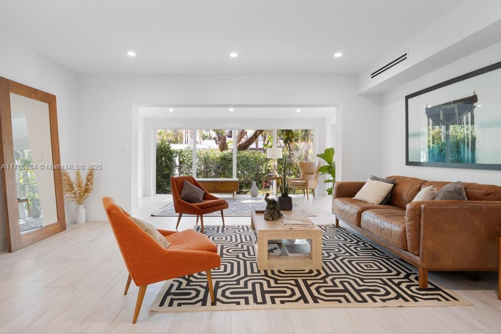 SILVER BLUFF EST SEC C - Residential