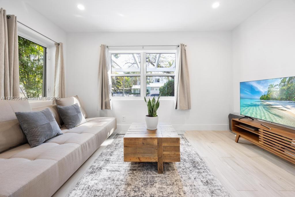 SILVER BLUFF EST SEC C - Residential