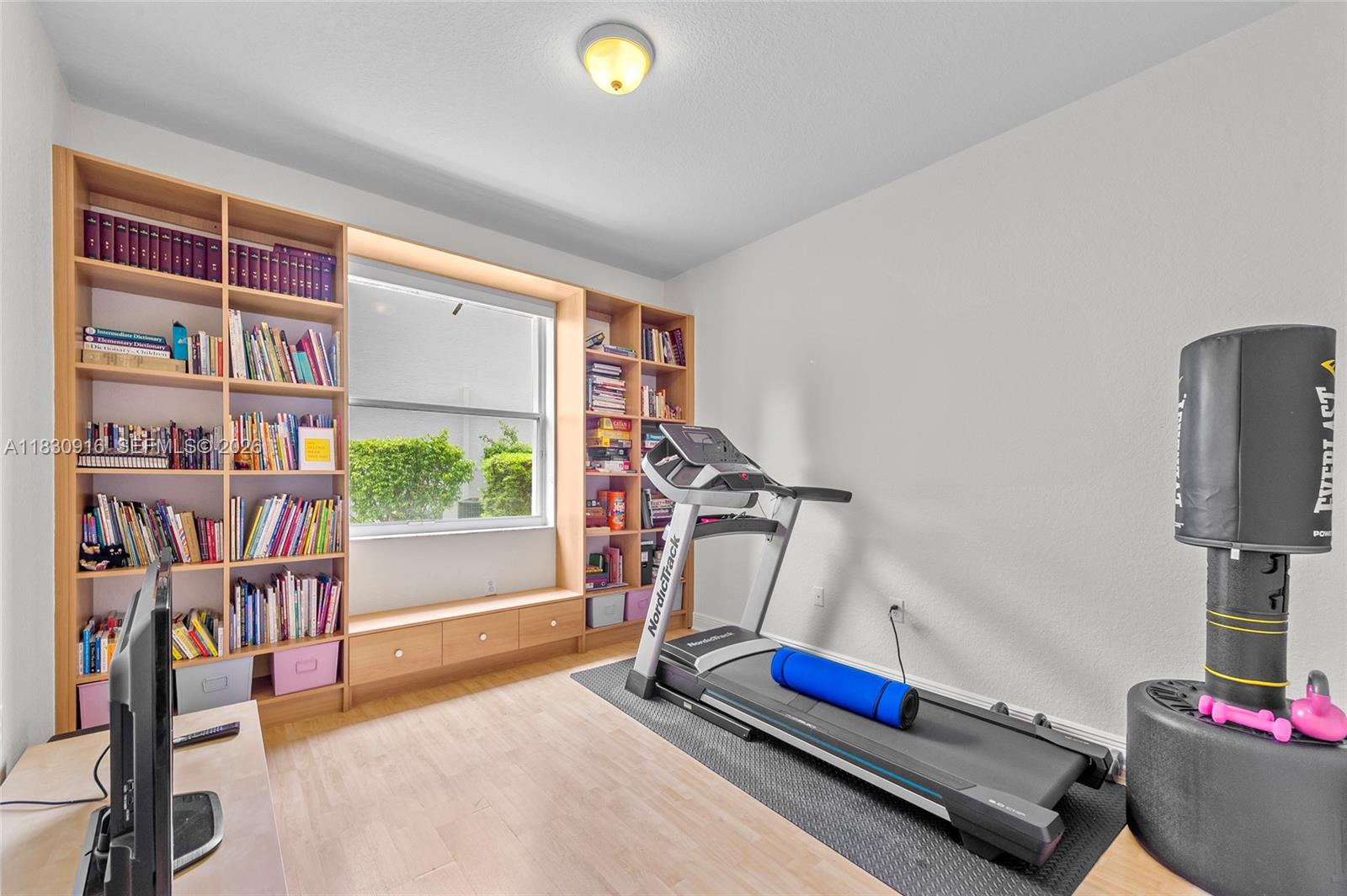 SUNSET LAKES PLAT TWO - Residential