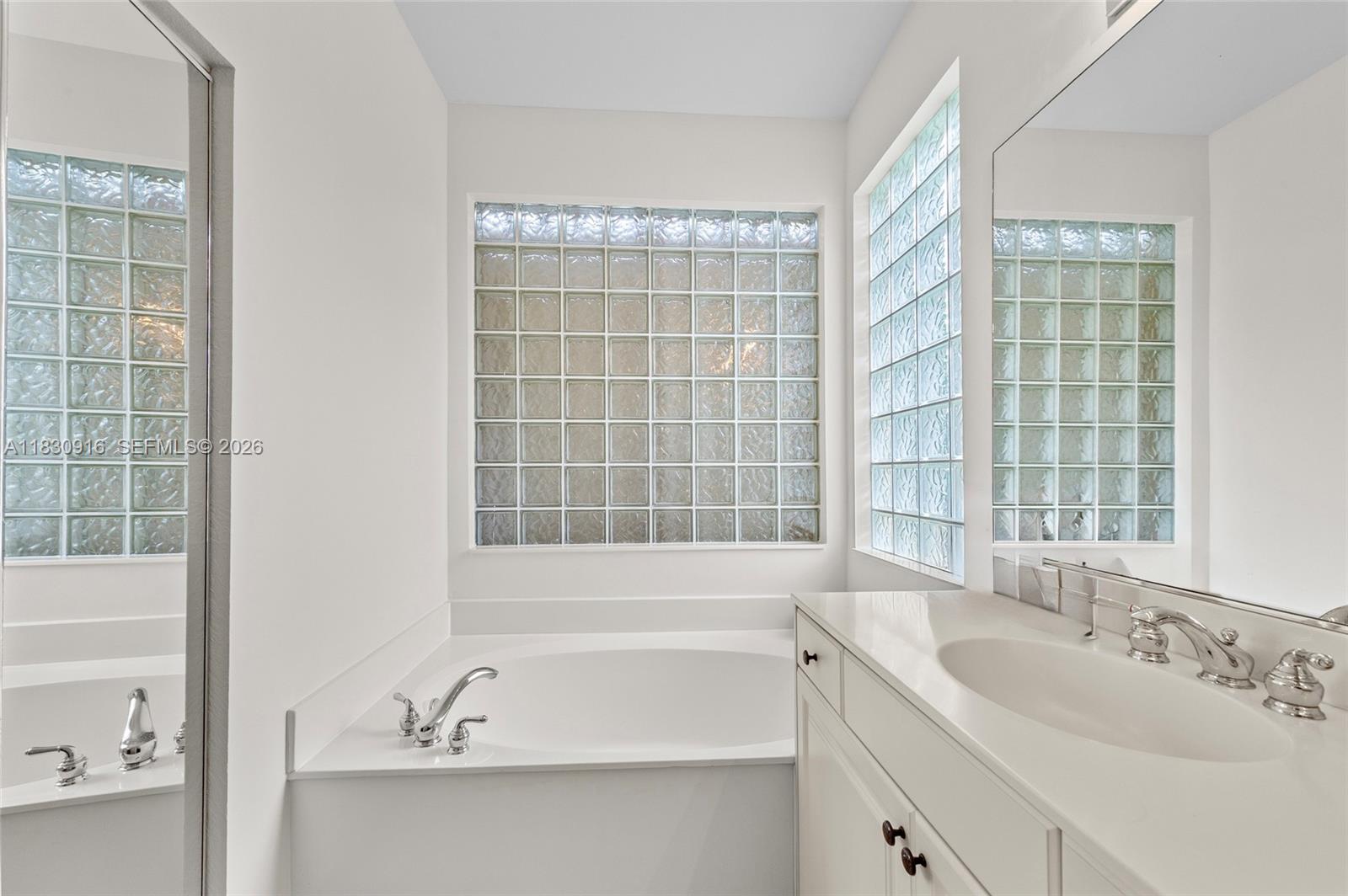 SUNSET LAKES PLAT TWO - Residential