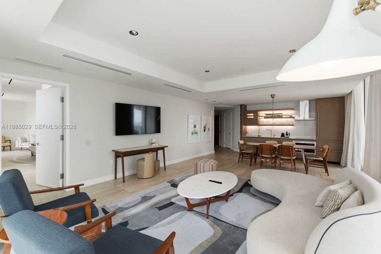 Four Seasons - Residential