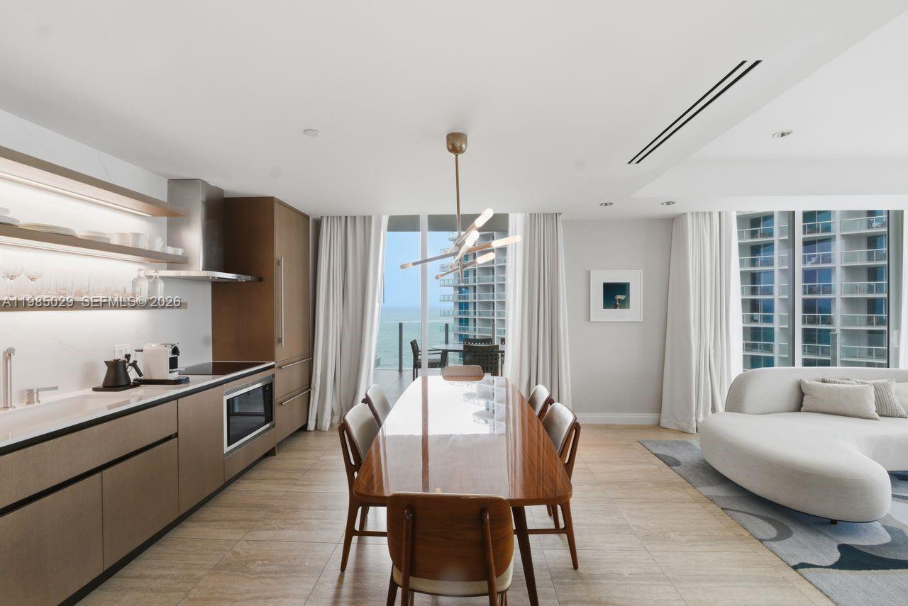 Four Seasons - Residential