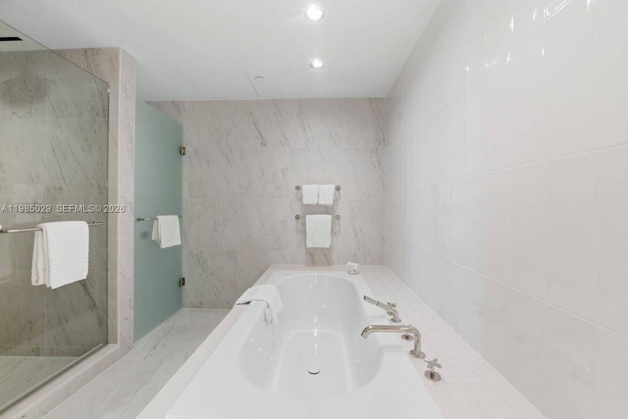 Four Seasons - Residential