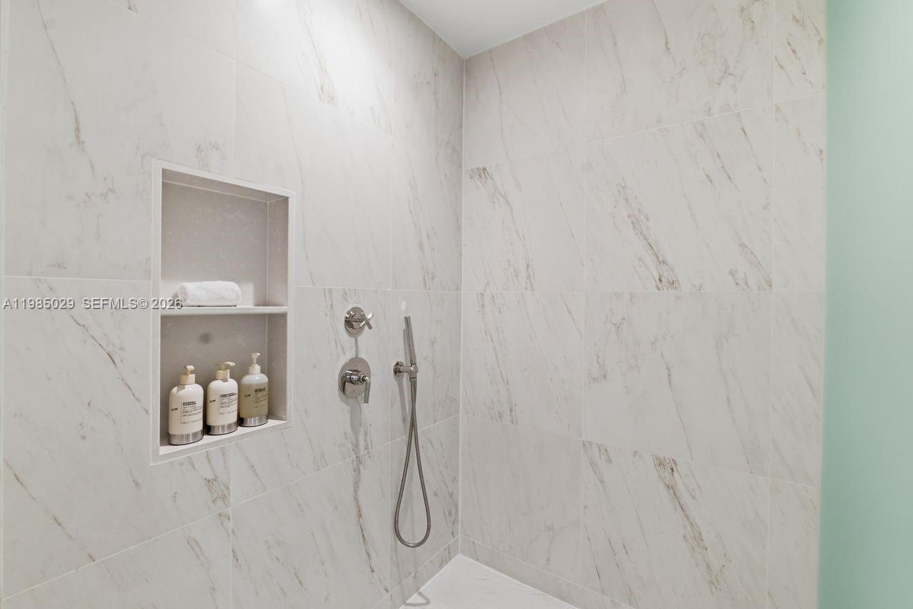 Four Seasons - Residential