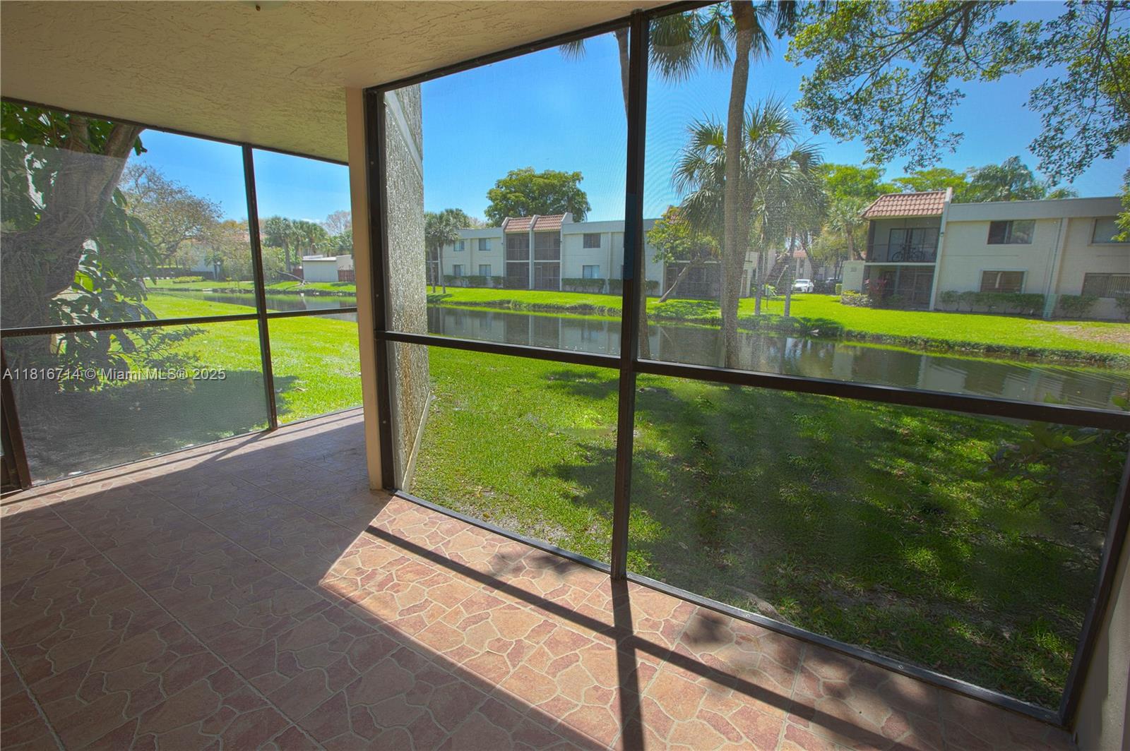 BLDG 130 OF COUNTRY CLUB - Residential Lease