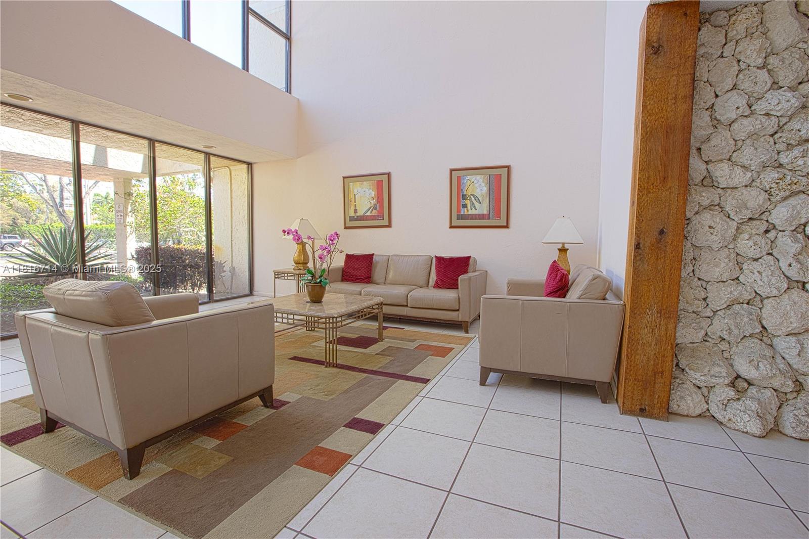 BLDG 130 OF COUNTRY CLUB - Residential Lease