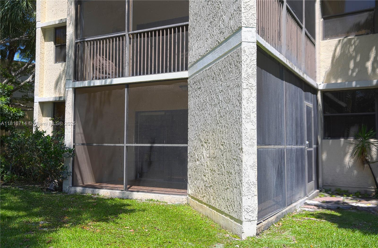 BLDG 130 OF COUNTRY CLUB - Residential Lease