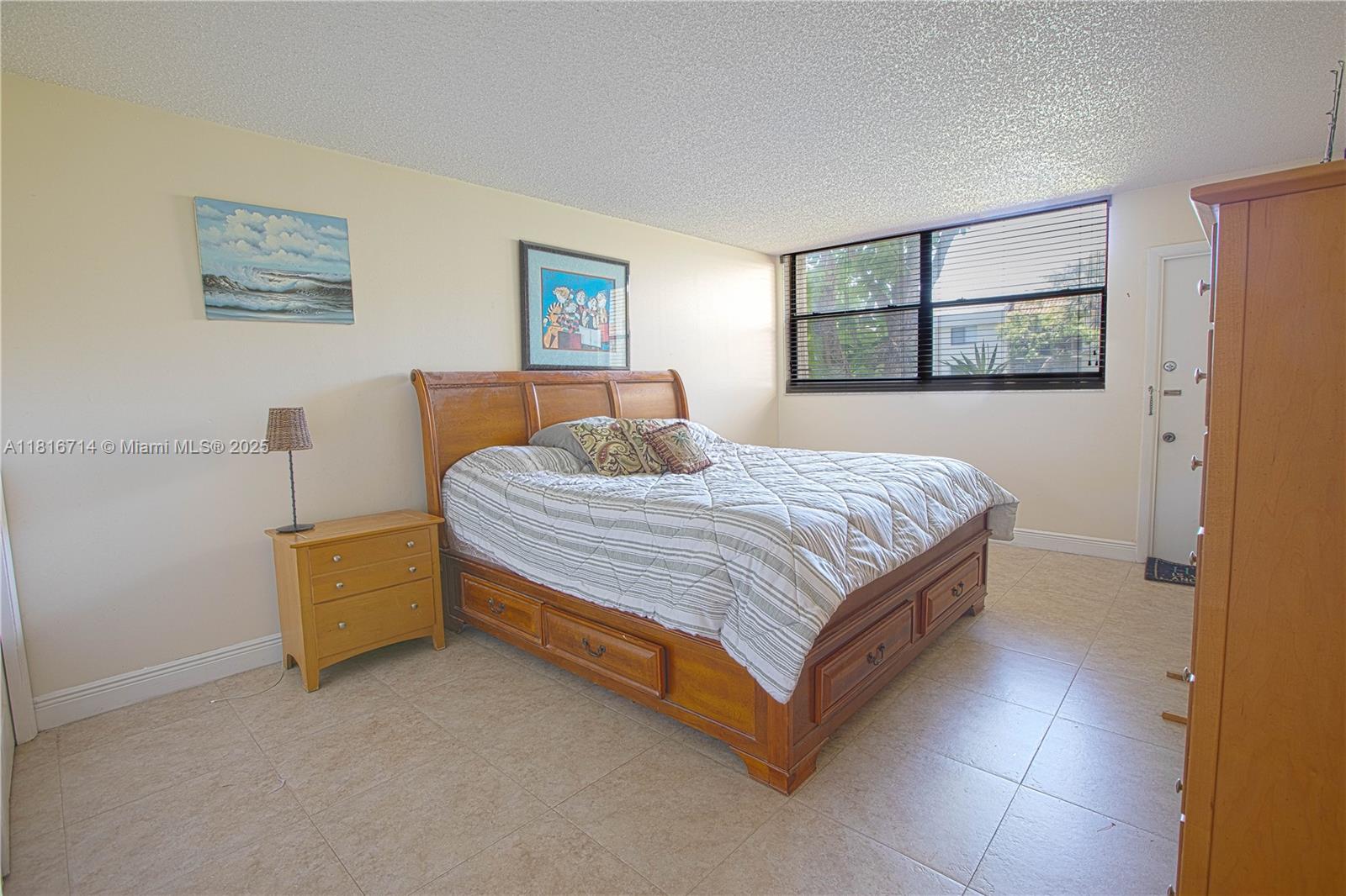 BLDG 130 OF COUNTRY CLUB - Residential Lease