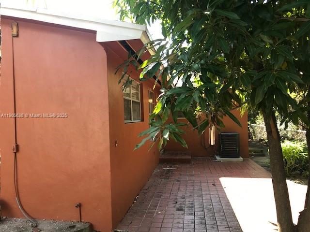 DIXIE HIGHWAY TRACK - Residential Lease