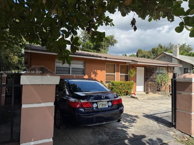 DIXIE HIGHWAY TRACK - Residential Lease