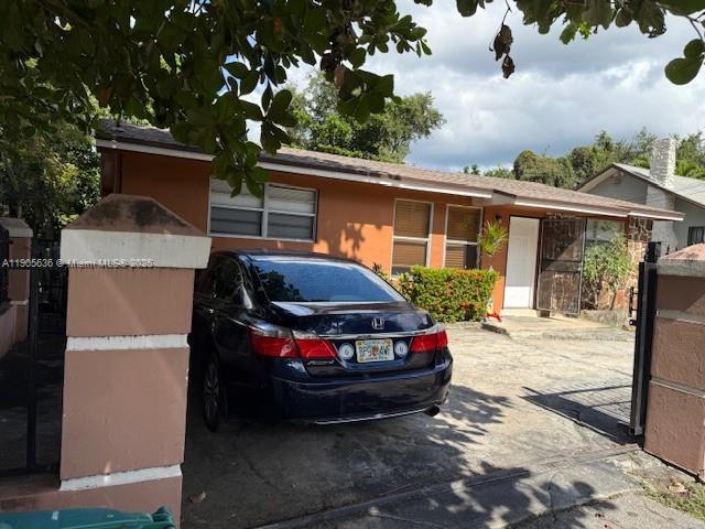 DIXIE HIGHWAY TRACK - Residential Lease