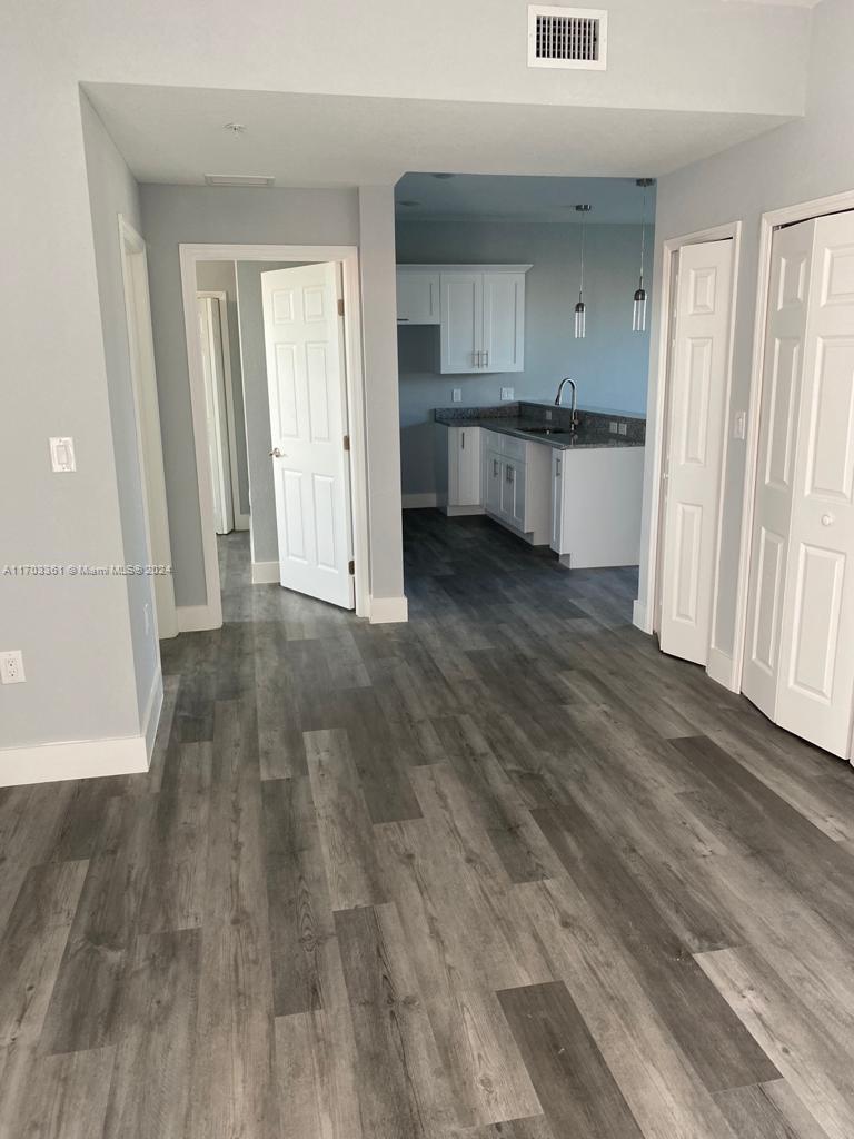 319 Nicholas Pkwy W