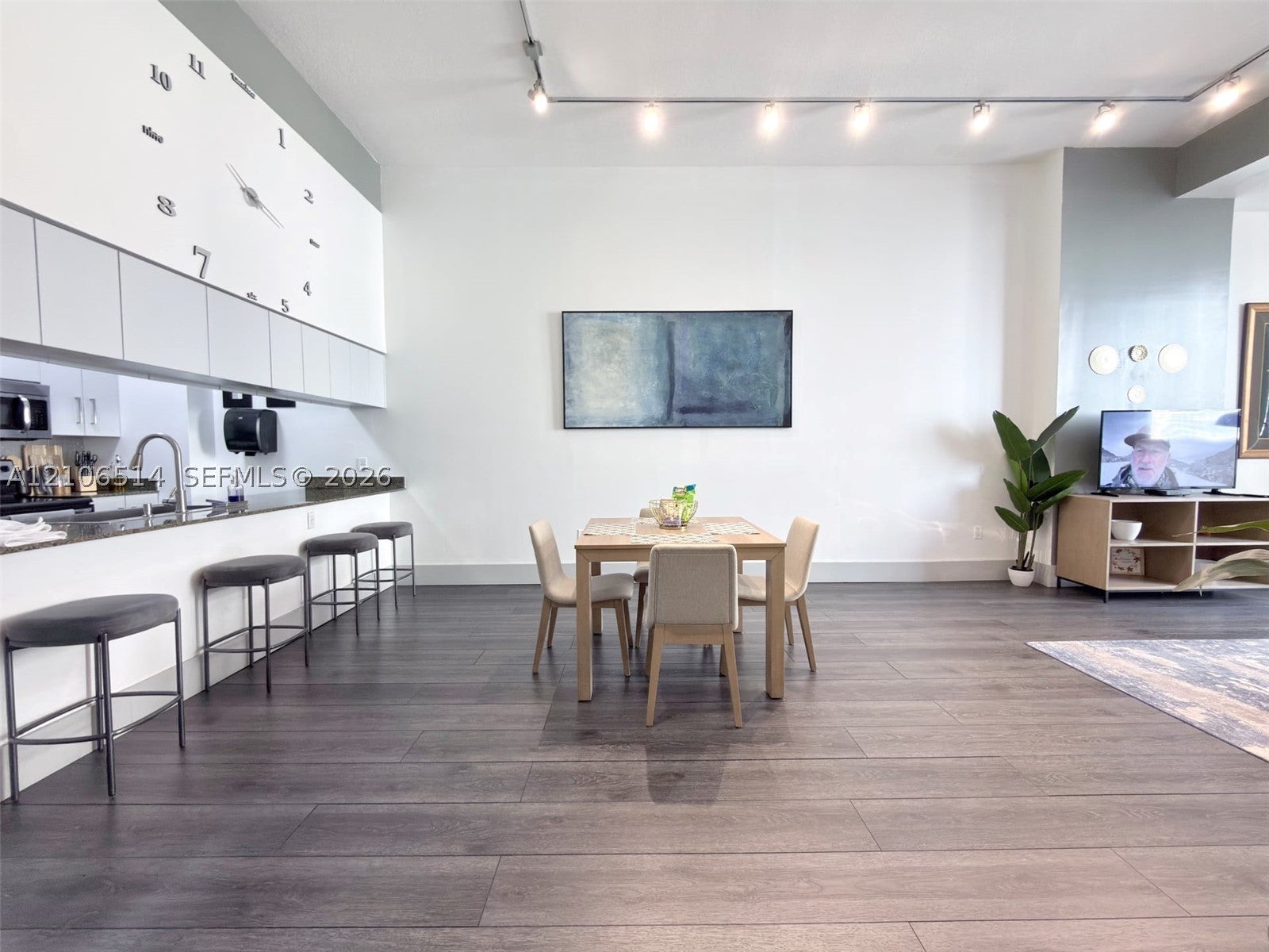 1200 Brickell Bay Dr 1406