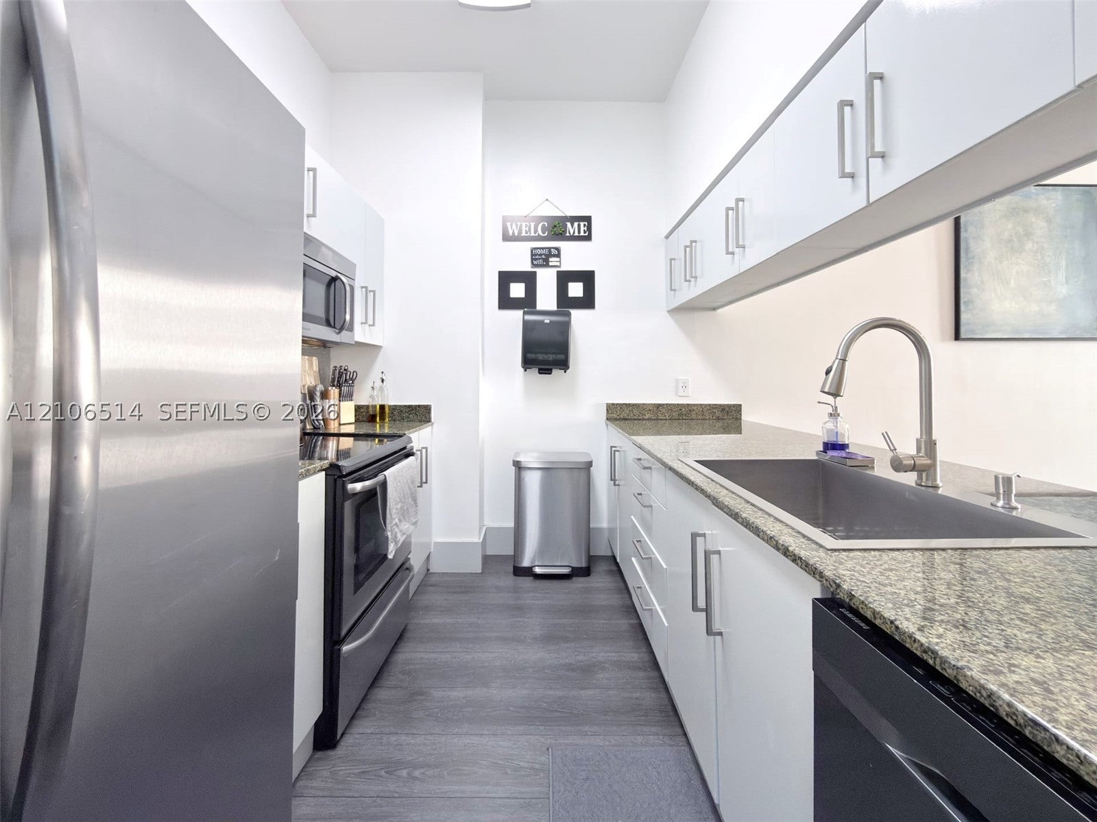 1200 Brickell Bay Dr 1406