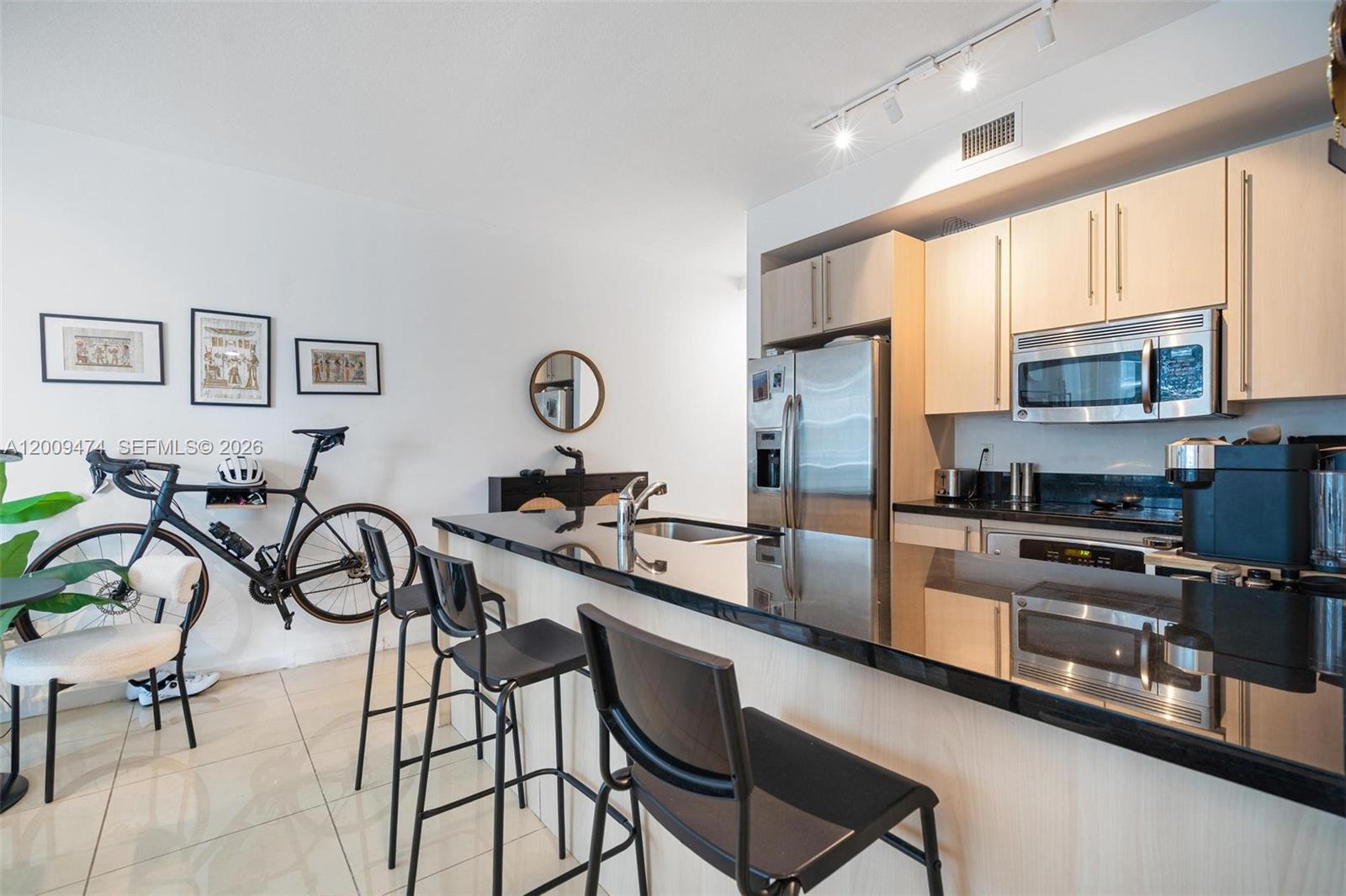 79 SW 12th St 2908-S
