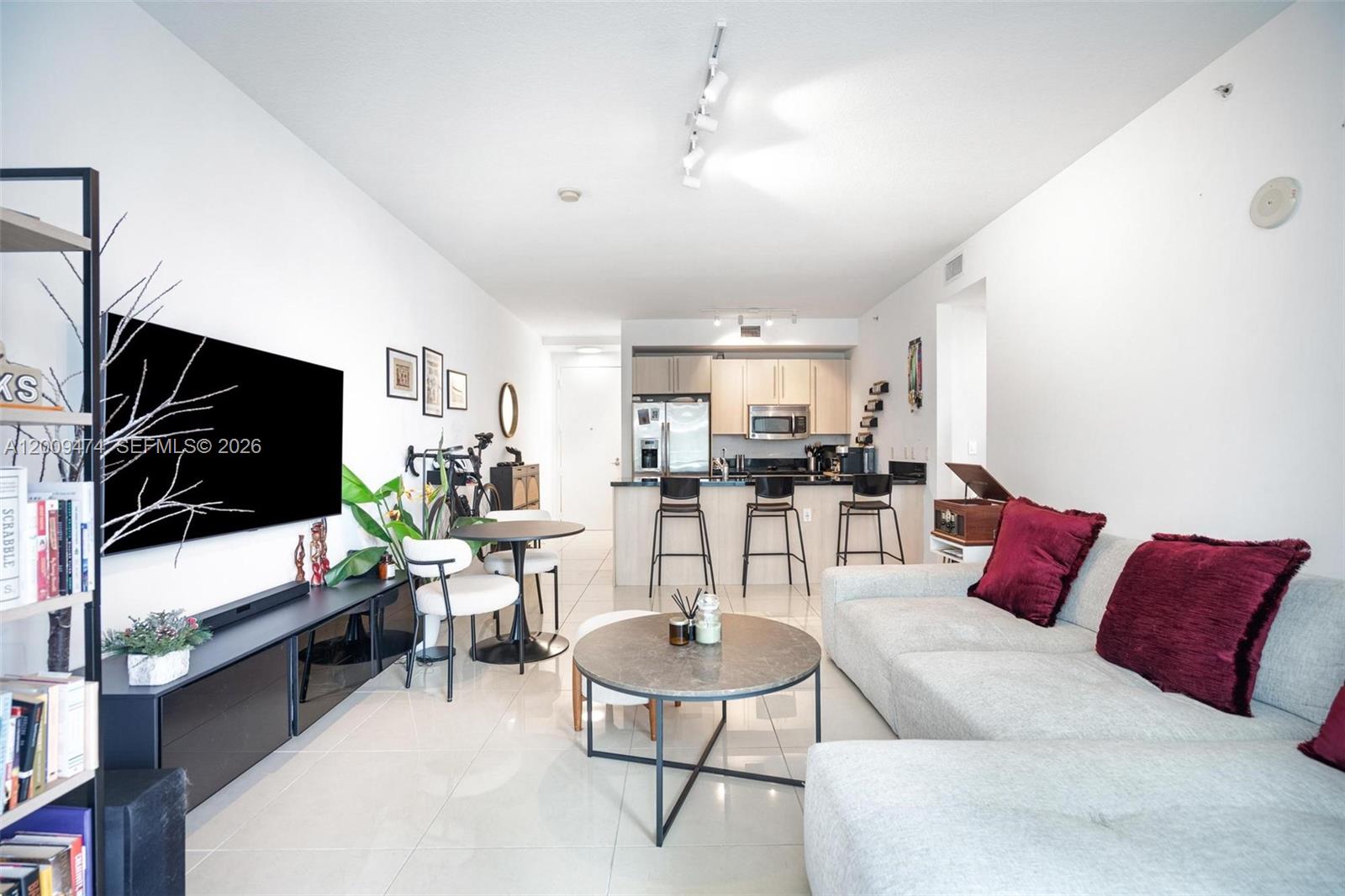 79 SW 12th St 2908-S