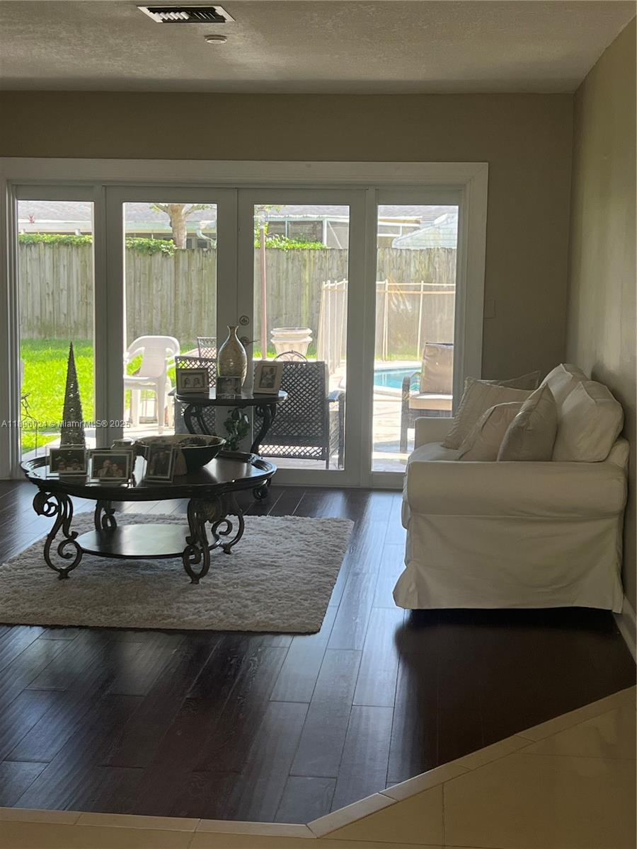 PINE SHORE SEC 1 - Residential