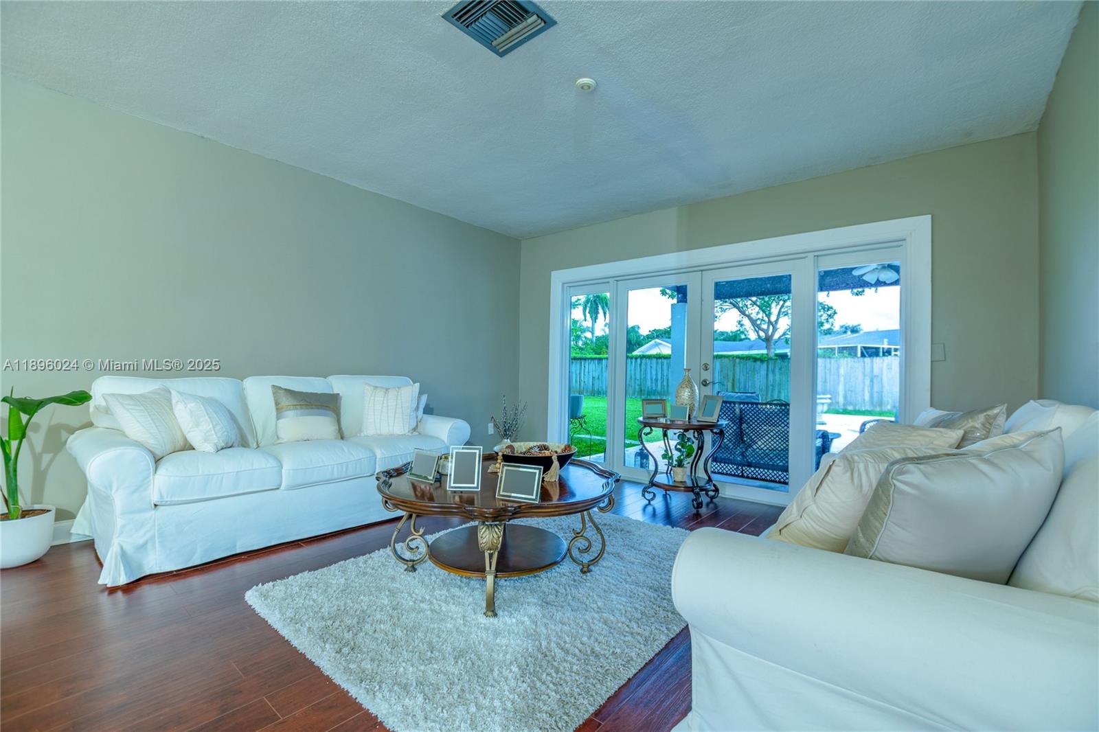 PINE SHORE SEC 1 - Residential