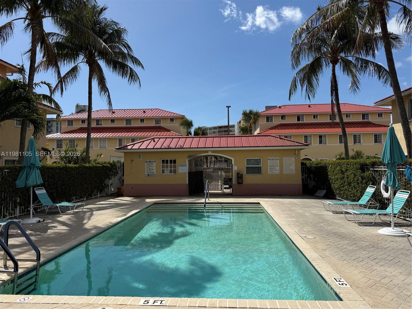 AQUA VISTA TOWNHOMES COND - Residential Lease