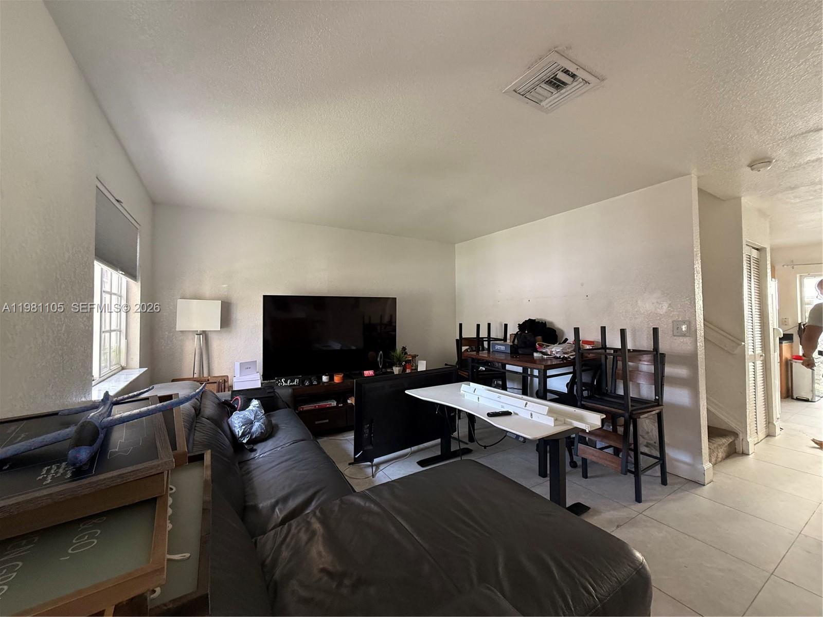 AQUA VISTA TOWNHOMES COND - Residential Lease