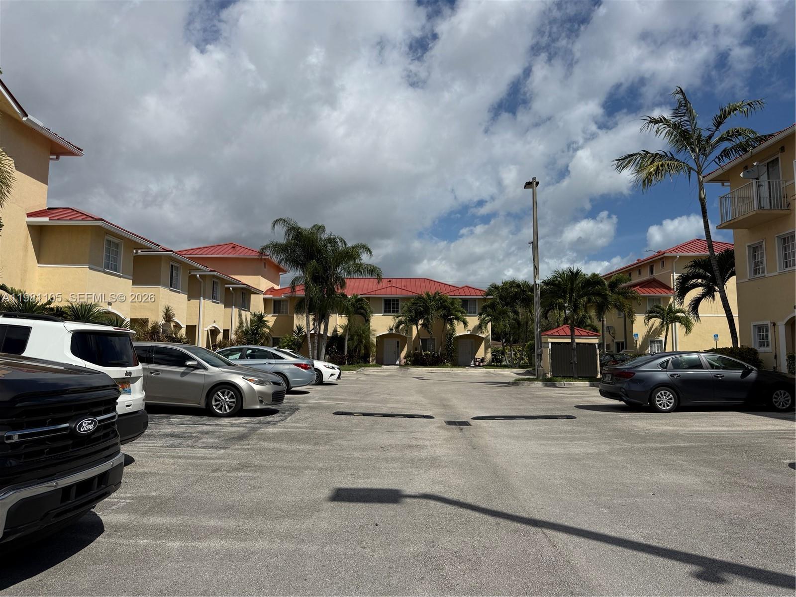 AQUA VISTA TOWNHOMES COND - Residential Lease