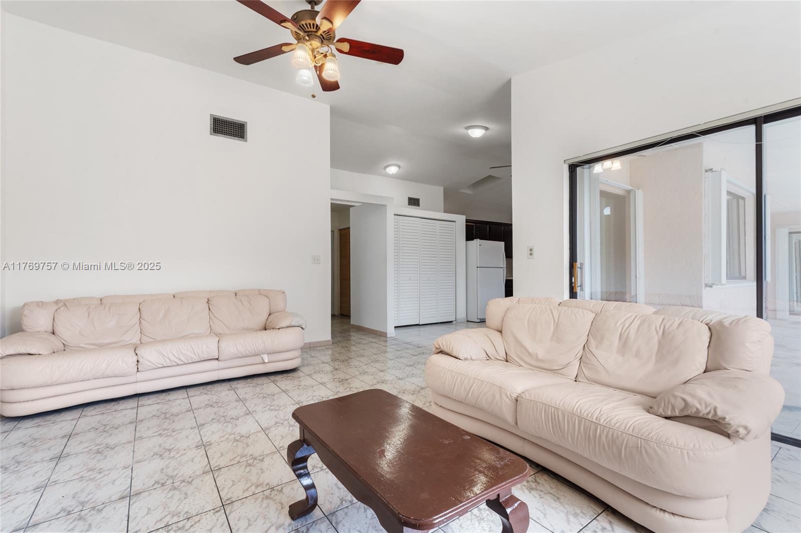 LINDGREN WEST - Residential
