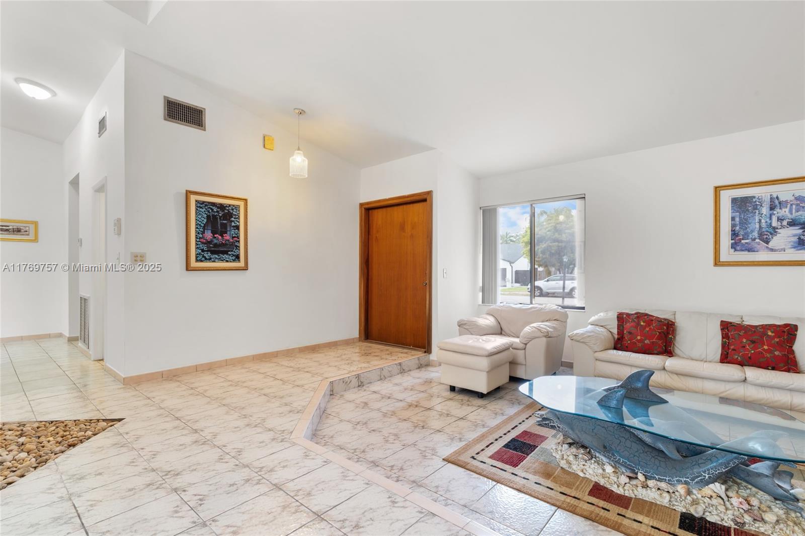 LINDGREN WEST - Residential