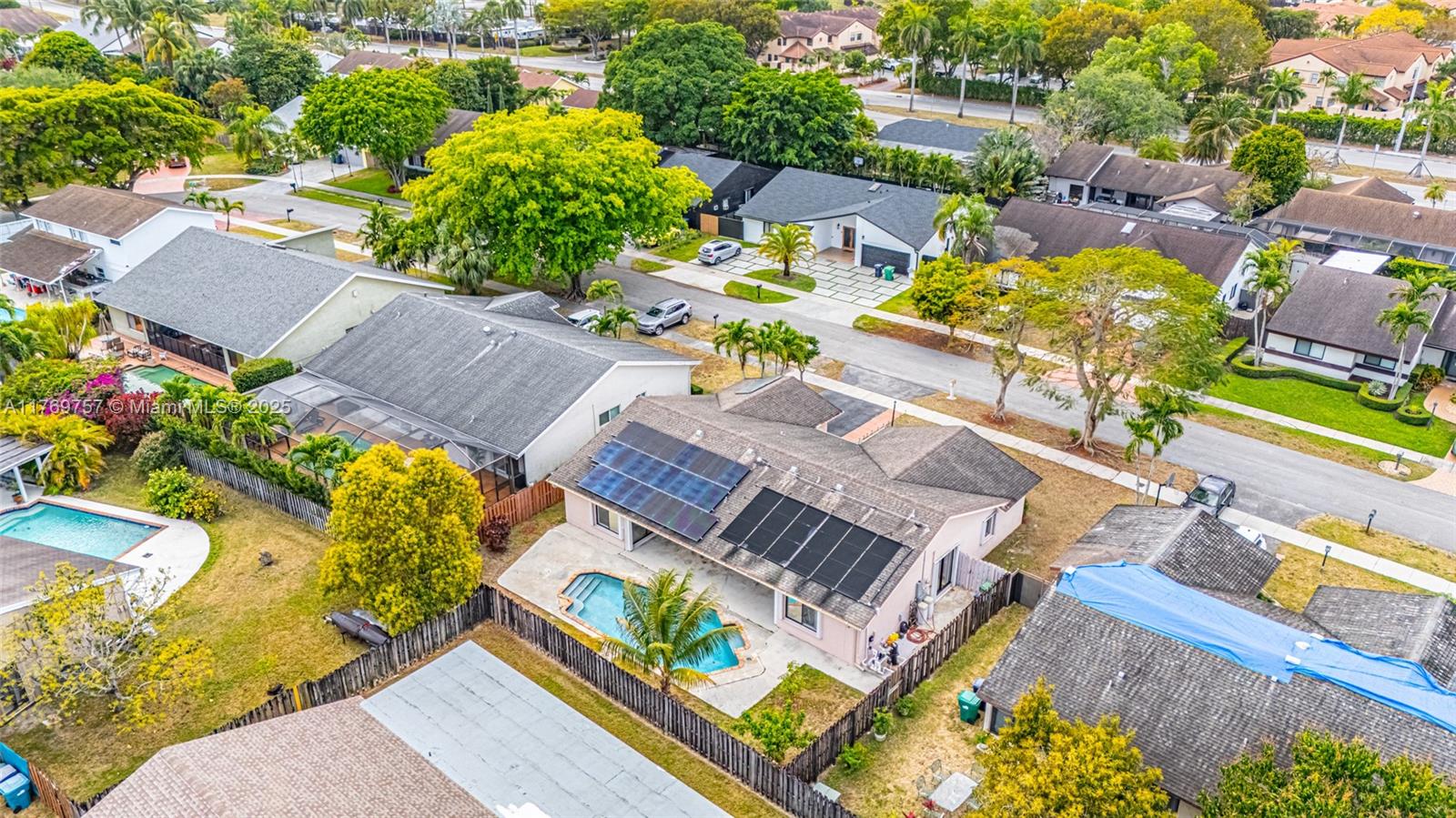 LINDGREN WEST - Residential