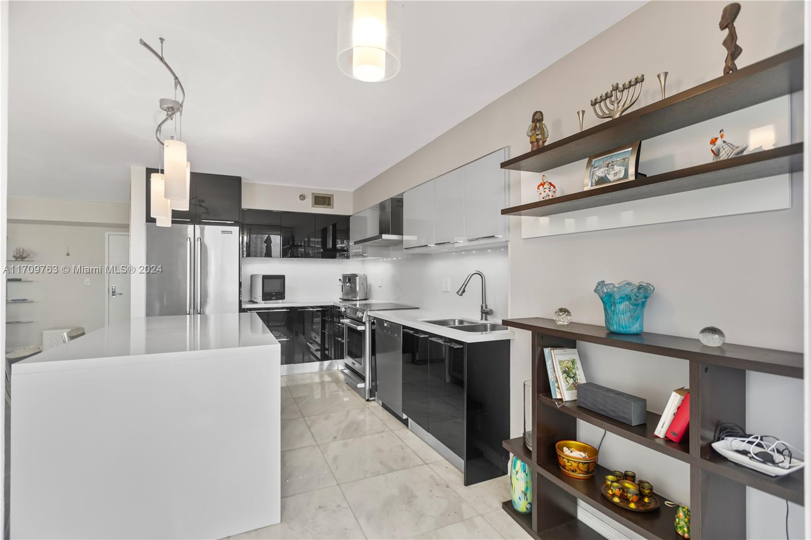 MYSTIC POINTE CONDO NO TH - Residential