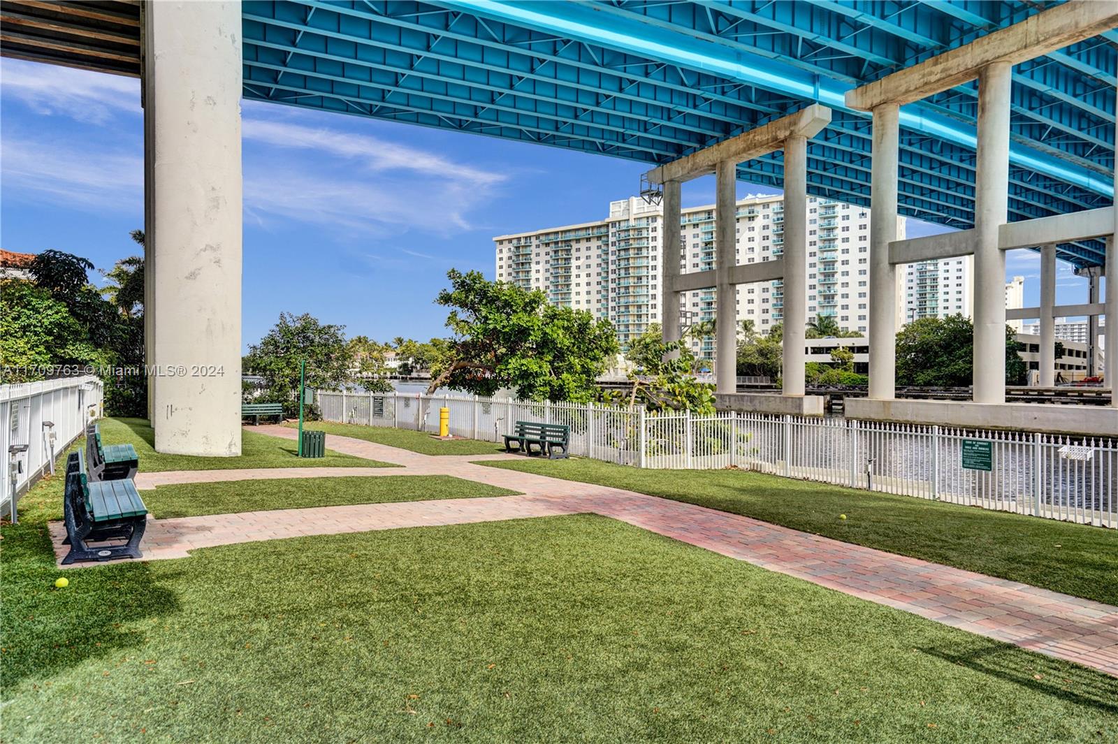 MYSTIC POINTE CONDO NO TH - Residential