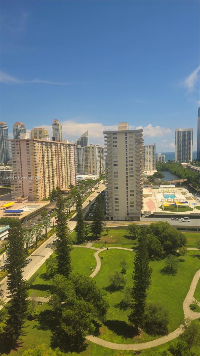 WINSTON TOWERS 700 CONDO - Residential Lease