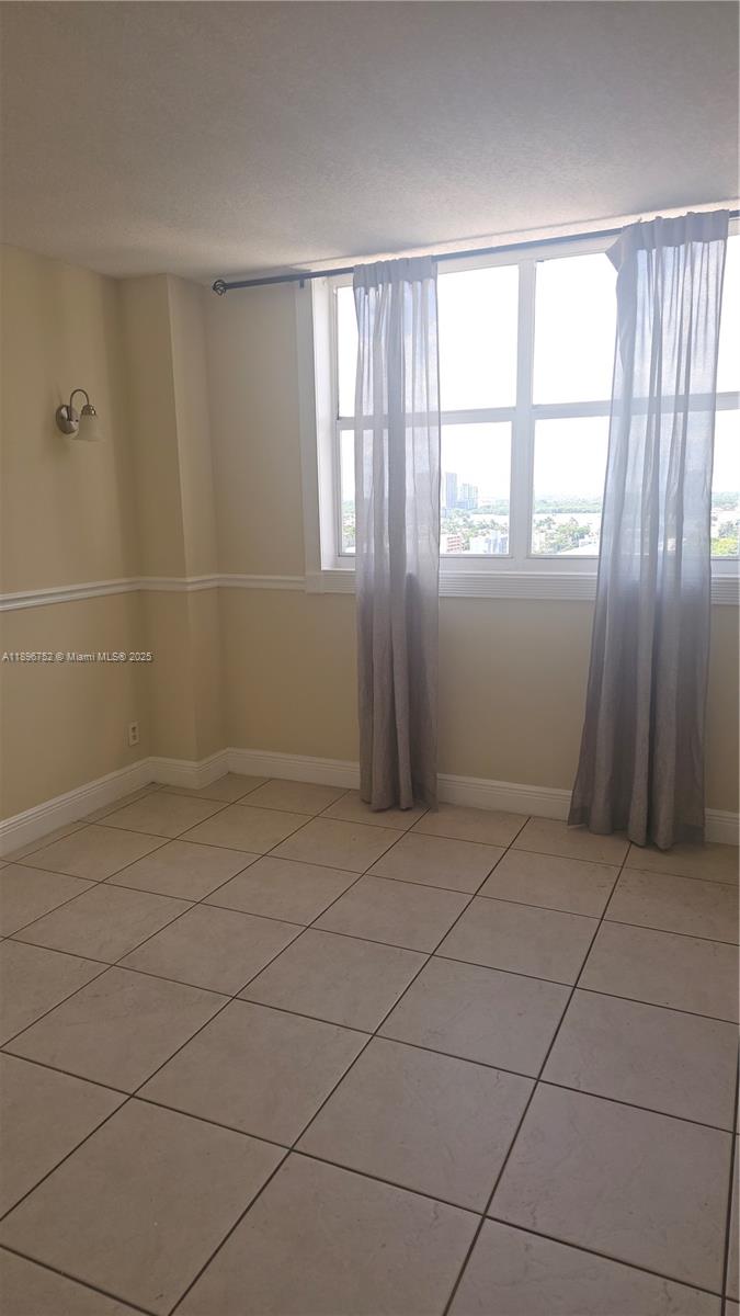 WINSTON TOWERS 700 CONDO - Residential Lease