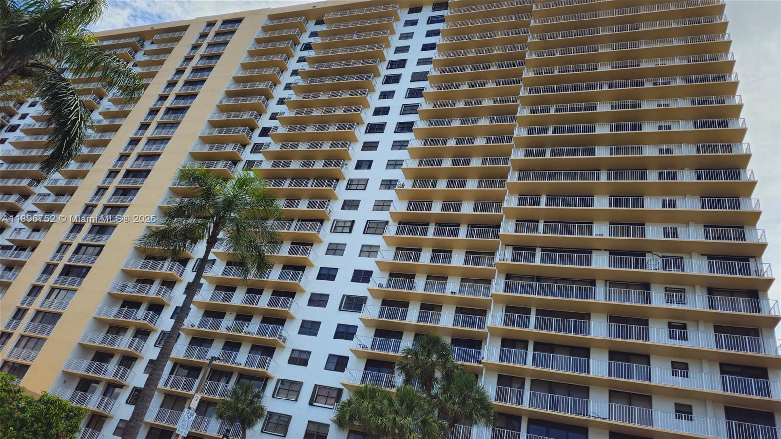 WINSTON TOWERS 700 CONDO - Residential Lease