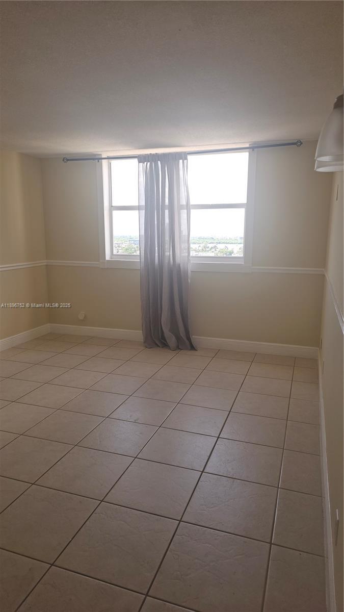 WINSTON TOWERS 700 CONDO - Residential Lease